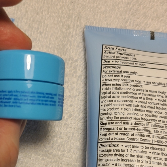 Equate Acne Wash and skin barrier - Picture 4 of 5